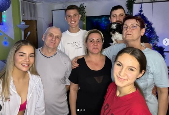 Benjamin Sesko celebrated New Year 2023 with his girlfriend Anita and his family